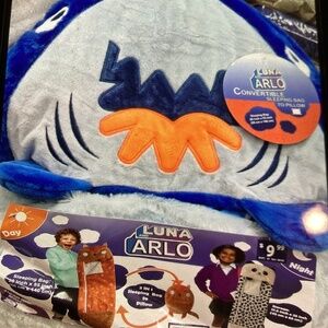 New Luna Arlo Convertible Sleeping Bag- shark